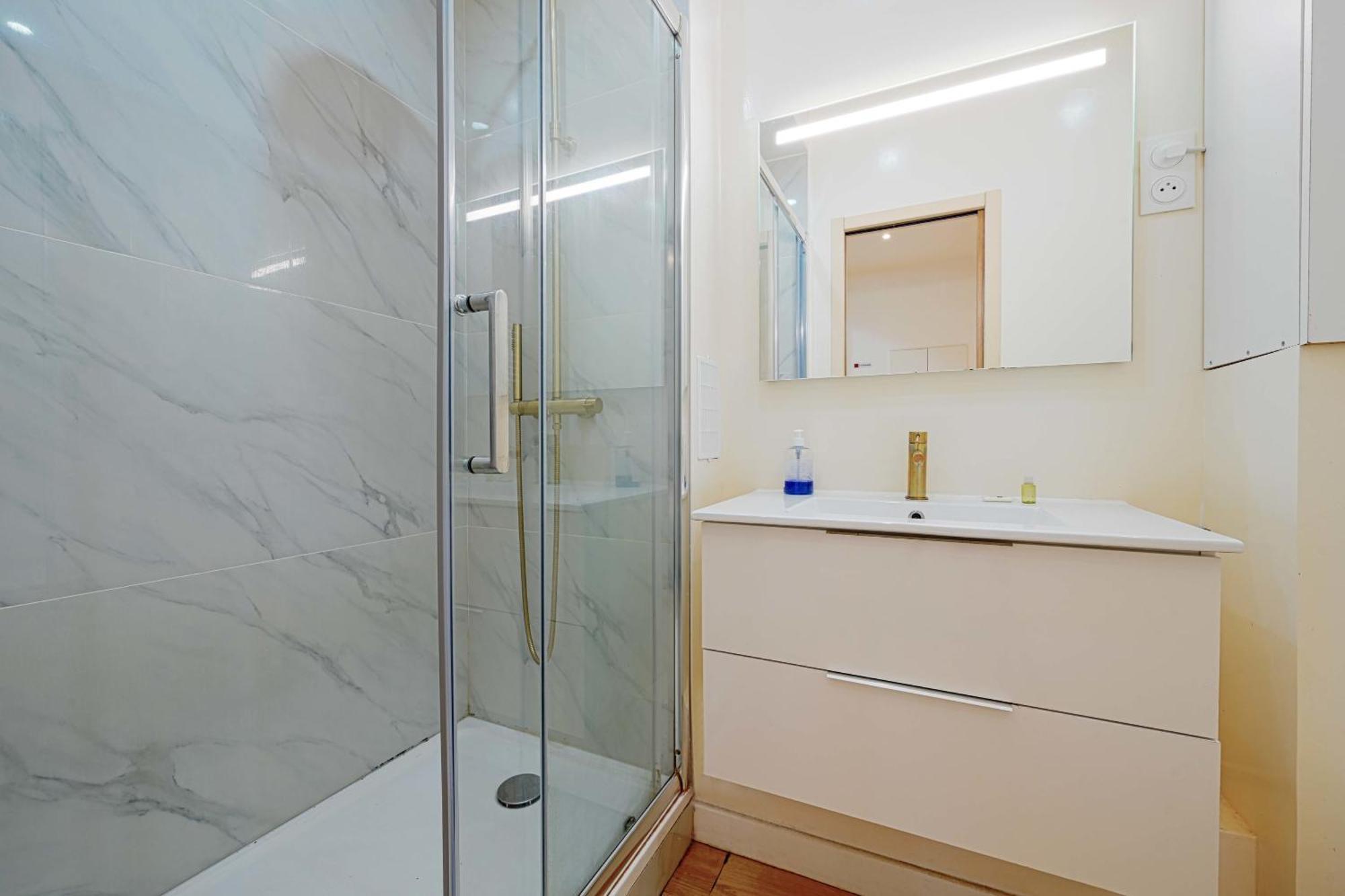 Modern Renovated Studio With A Touch Of Gilded Glamour Central Paris Leilighet Eksteriør bilde