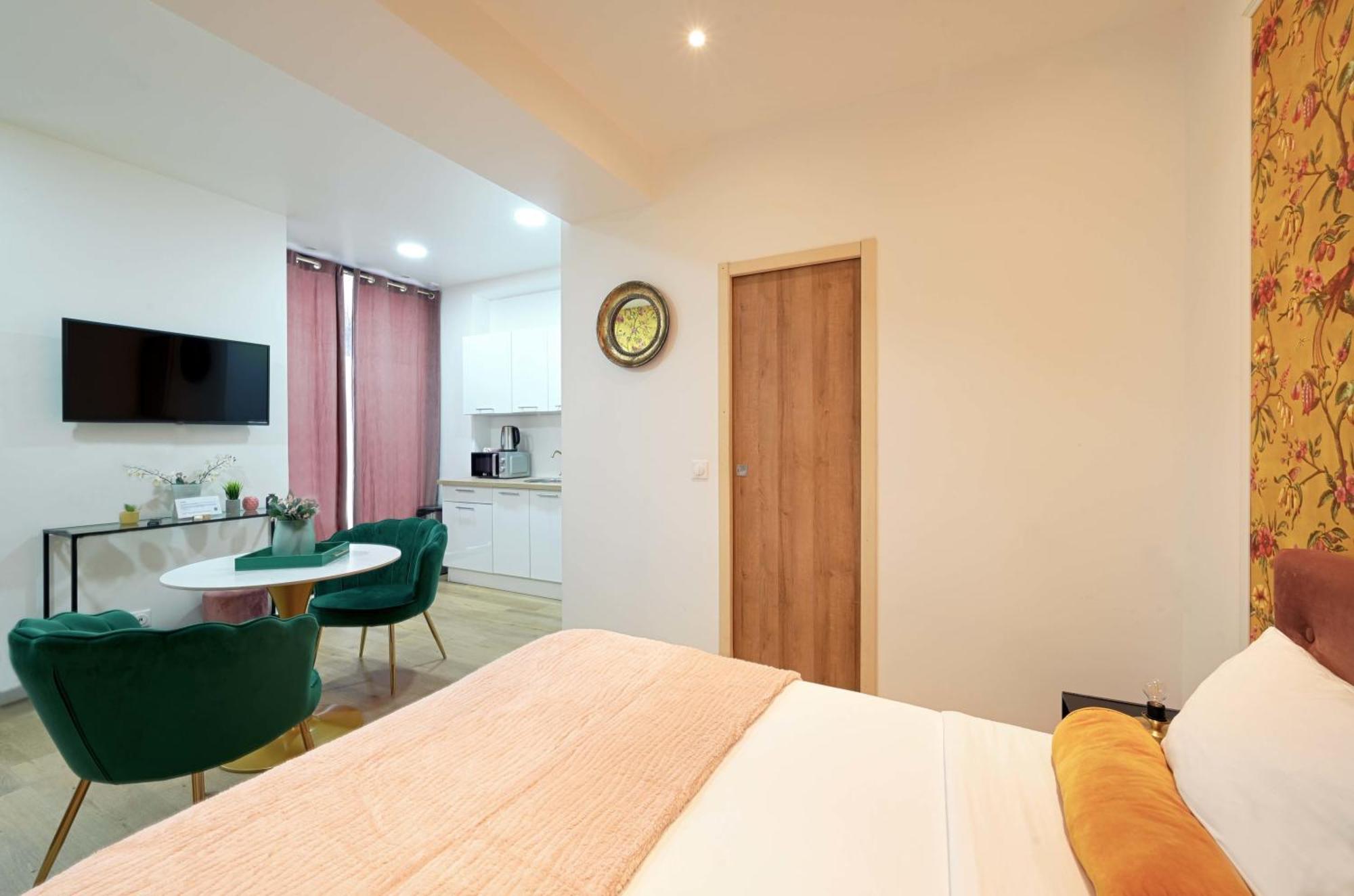 Modern Renovated Studio With A Touch Of Gilded Glamour Central Paris Leilighet Eksteriør bilde